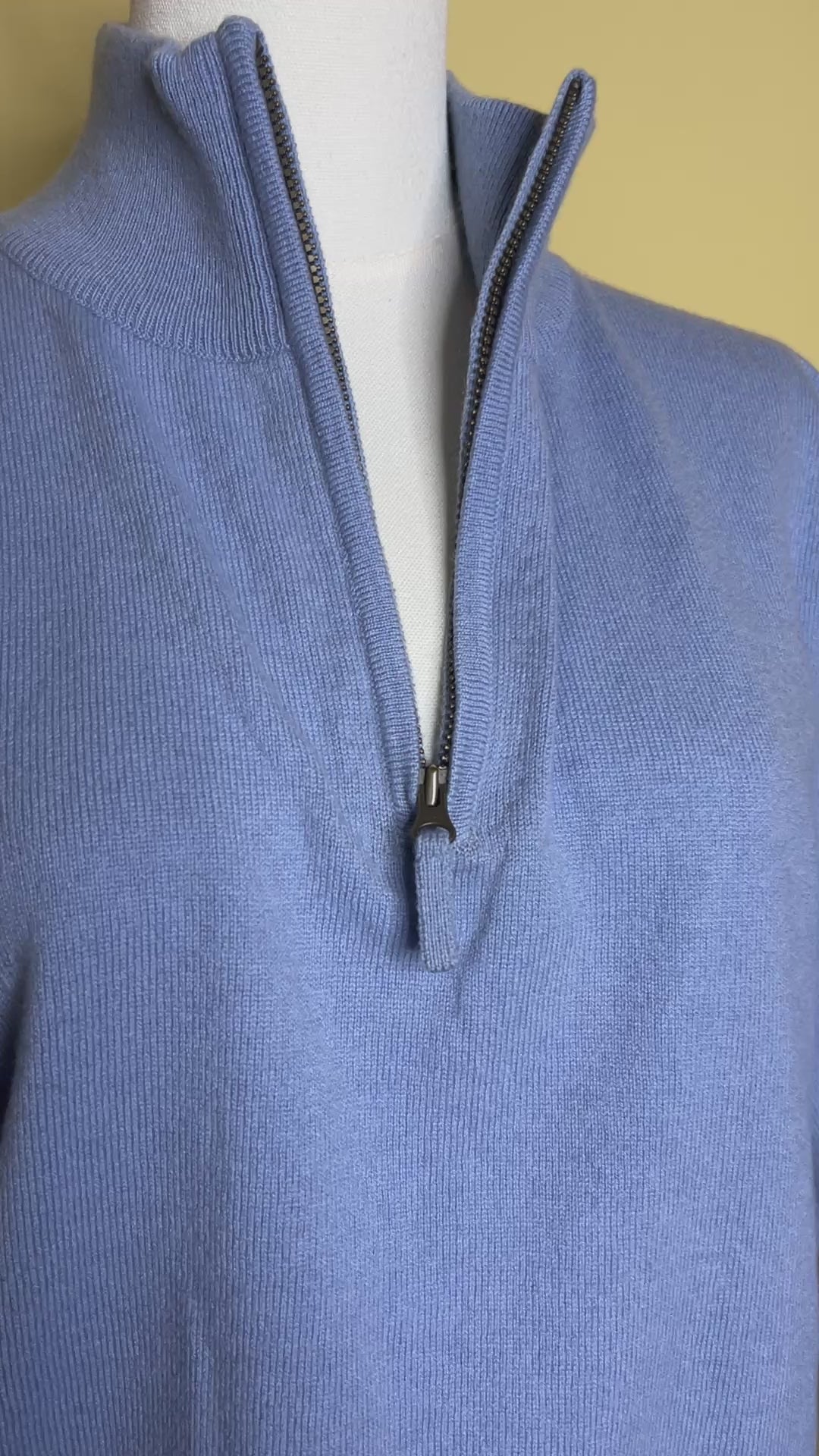 Demonstration of Pure Himalayan Cashmere Half-Zip Men's Embrace Sweater Sky blue